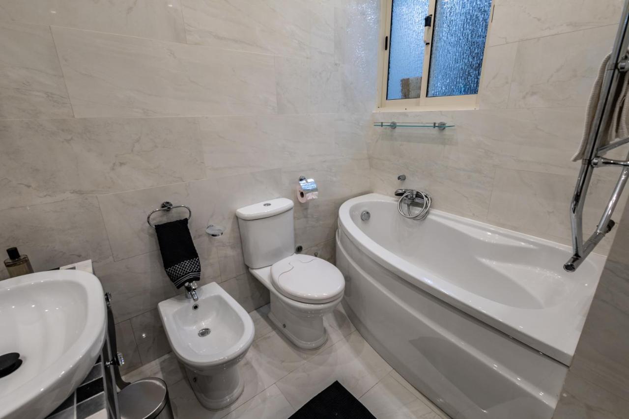 Blue Eye - Waterfront Home In A Scenic Location Birgu Luaran gambar